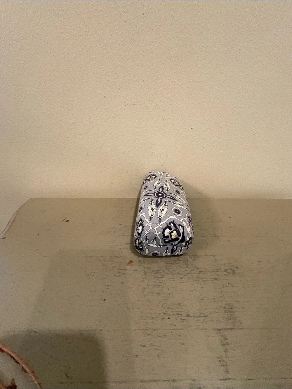 Vera Bradley Plaza Tile Gray And Blue Floral Hard Shell Eyeglass Case